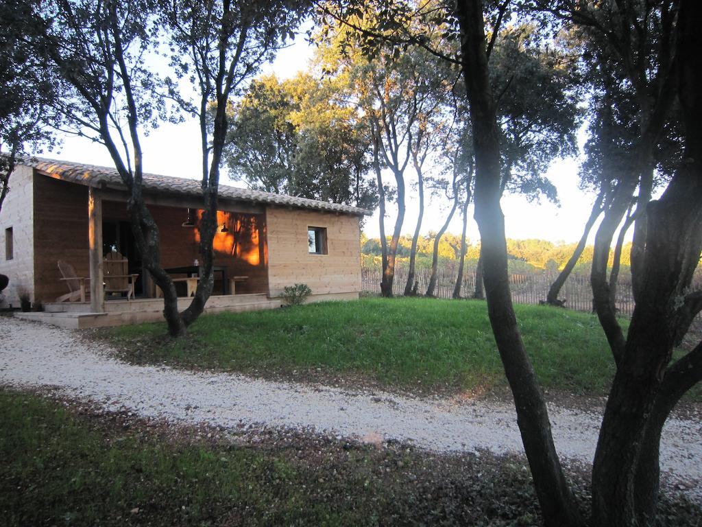 Villa Les Cabanes De Carelle Asperes Exterior foto